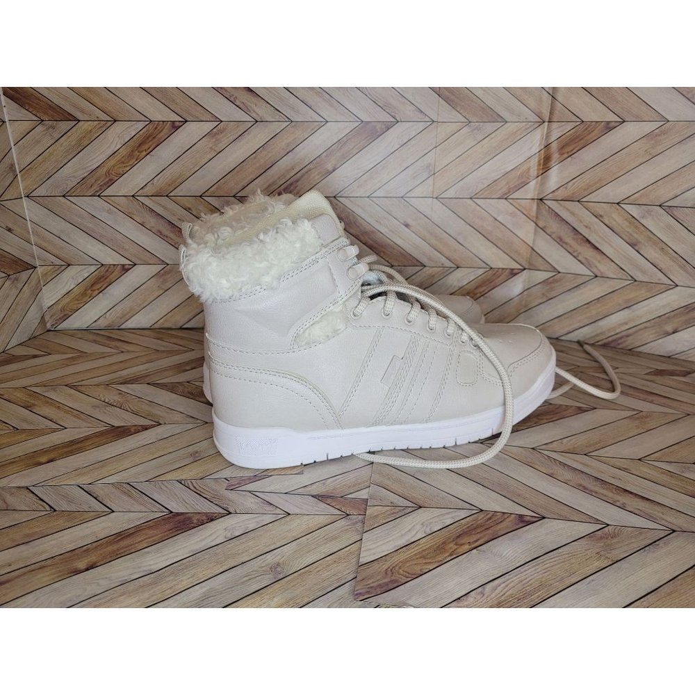 Women Levi's Coconut White BB HI Plush High Top Sneaker Size 7 38 520120 - Picture 2 of 5